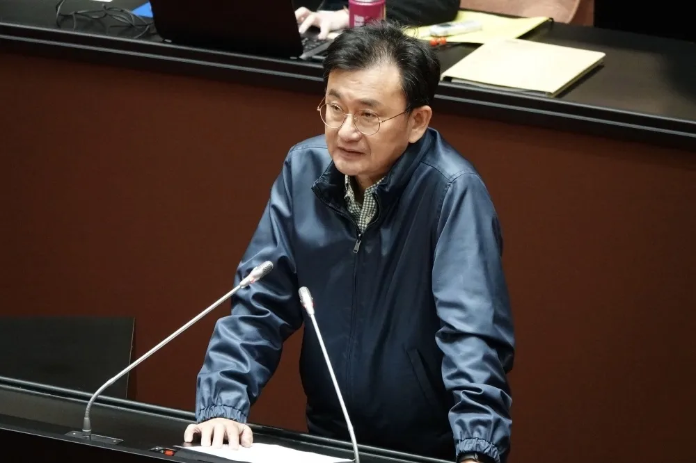 認了曾當「國民黨線民」　立委黃國書道歉：即起退出民進黨