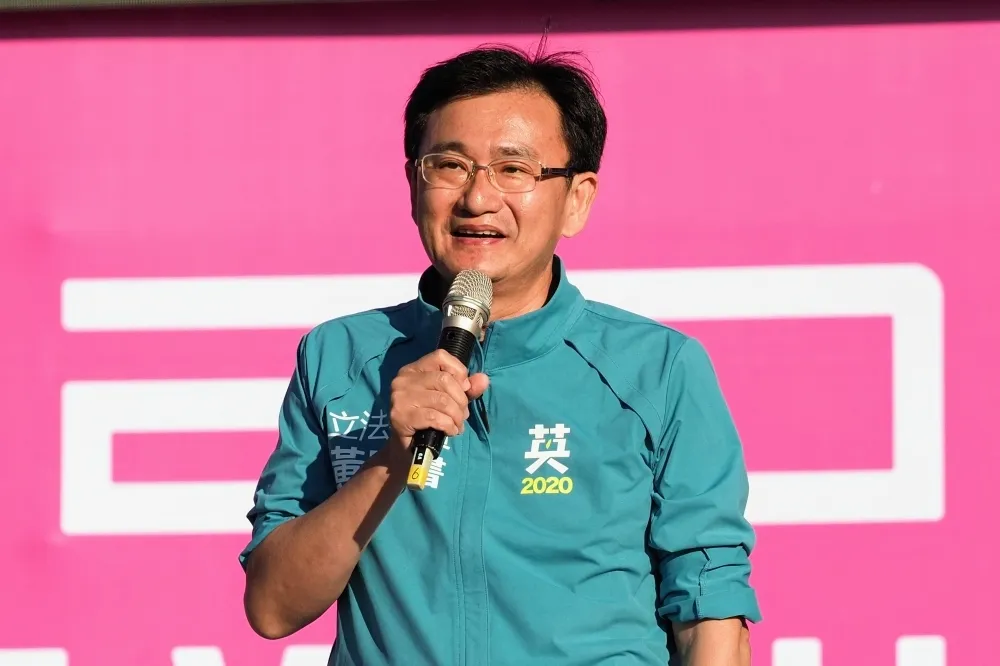 【藍線民掀波】柯建銘「群發」邀綠委慰留黃國書　英系籲促轉會揪出加害者