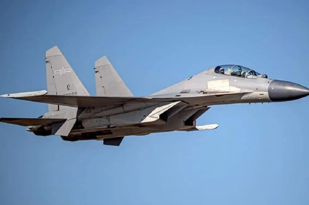 吃飽太閒又來亂！中國解放軍派殲16等4軍機連兩天擾台　遭我空軍掛彈驅離