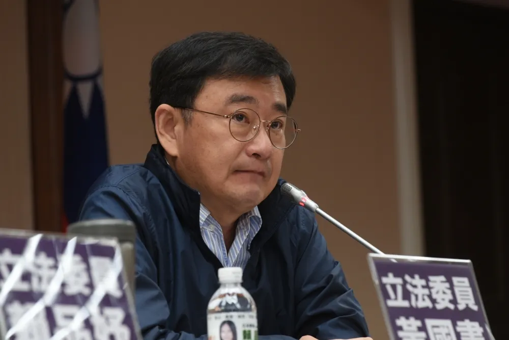 黃國書被爆曾當「職業學生」　柯文哲「檯面上一狗票」酸民進黨捅蜂窩難收拾