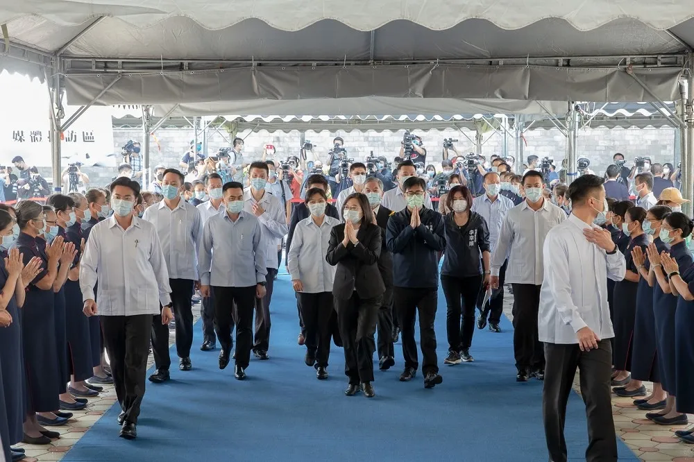 【城中城大火公祭】蔡英文上香悼念　全國機關降半旗1日