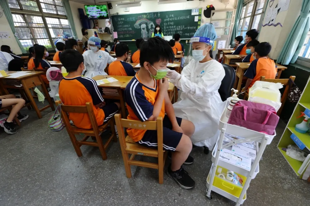 多國青少年僅接種1劑BNT　陳時中：國內仍會打完第2劑
