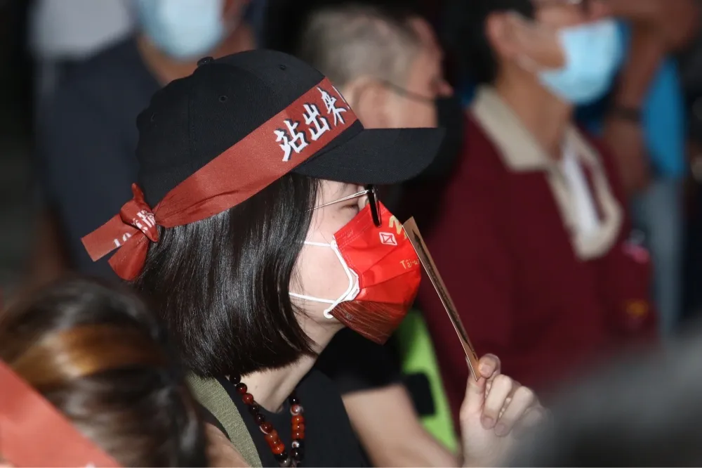 【3Q粉淚崩】陳柏惟罷免通過！　7萬7899票超出不同意7萬3433票