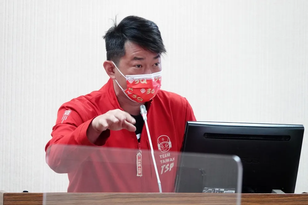 藍營酸「蔡英文是罷免案最大豬隊友」　陳柏惟駁：不是隊友是友隊