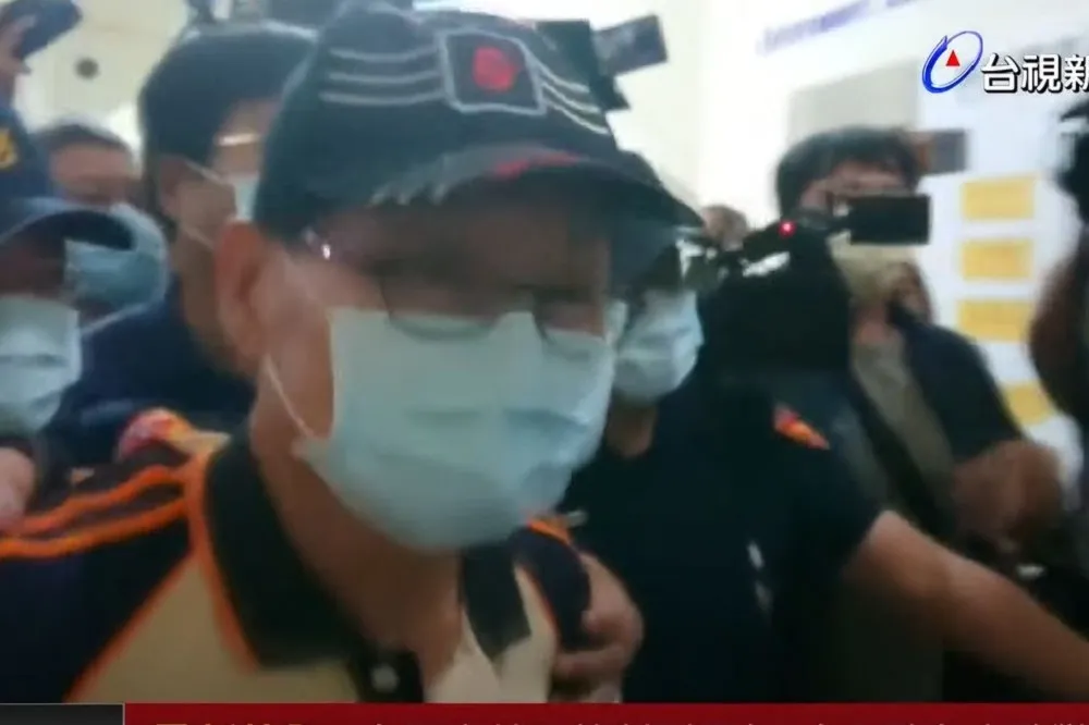 【台開炒股案】趙建銘提早入獄能吃能睡　父趙玉柱台南發監全程不發一語