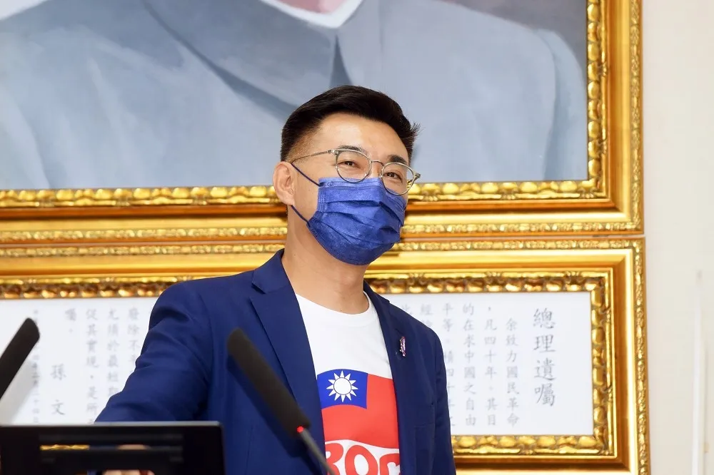 民眾黨支持度反超國民黨　柯文哲臨時改行程同台江啟臣
