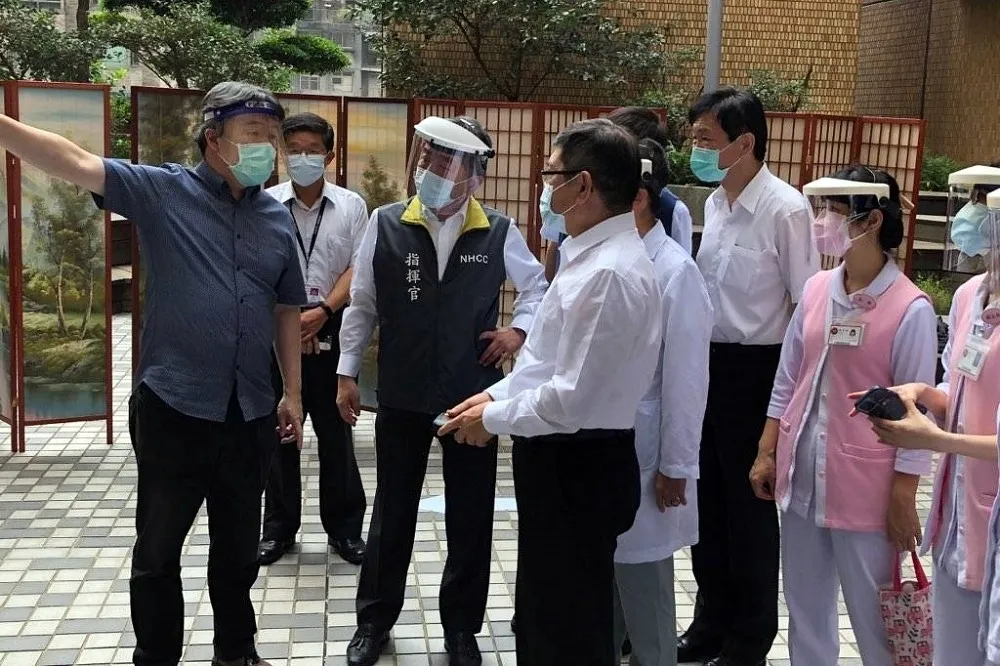 【不倫戀祕辛】王必勝爆密戀7年「月給6萬零用錢」　緋聞護理師：管疫情的老公超忙