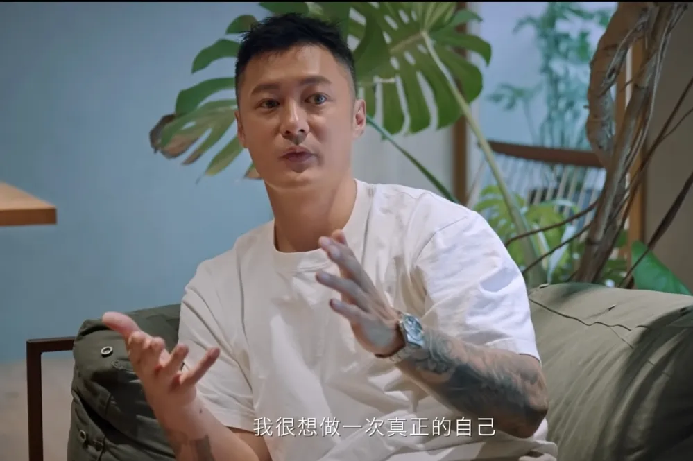 余文樂拍影片首度曝光帥兒正面　「台灣腔」讓小粉紅崩潰：你就在島上發展吧！