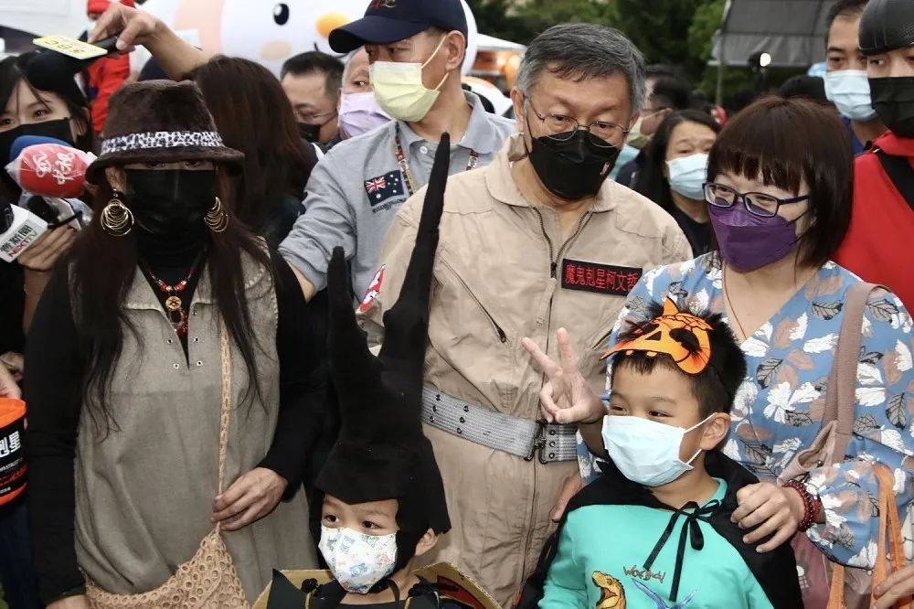 柯文哲預估明年過年可「不戴罩」　莊人祥打臉：某些場合仍得戴