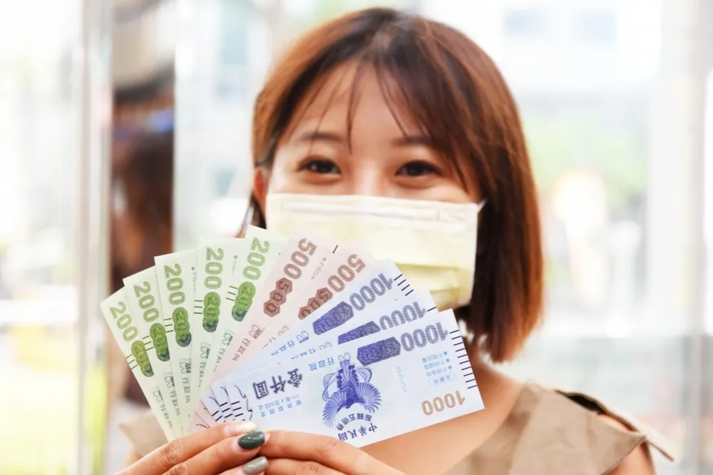 還沒預約五倍券？郵局今開放現場領券　健保卡別忘了帶
