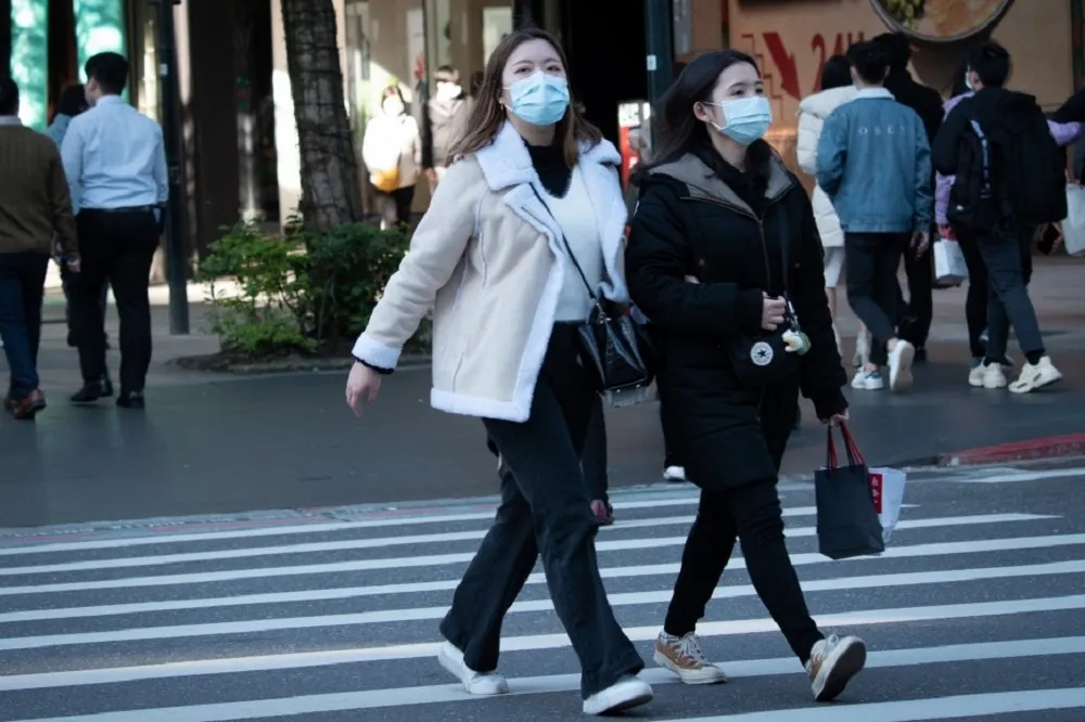 外套先別脫！東雨西晴×早晚偏涼　有感回溫要等到「這天」