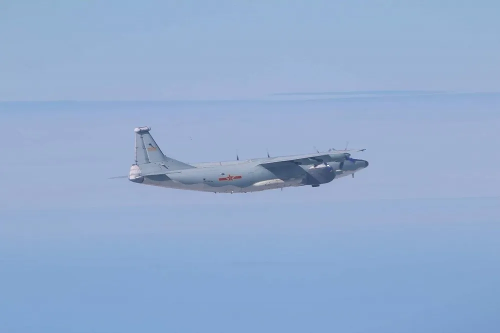 解放軍機今早又來　1架運8遠干機闖入西南空域
