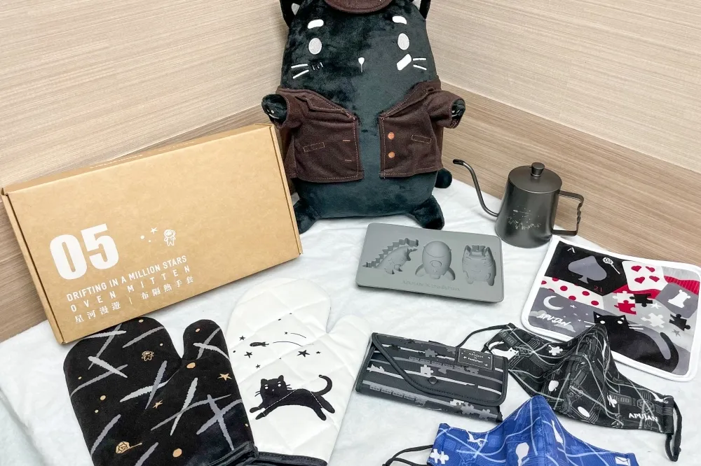【集點攻略】全家 ╳ APUJAN 詹朴打造「恐龍、星星與探偵遊戲」7 款聯名商品　40 公分大偵探娃娃必搶