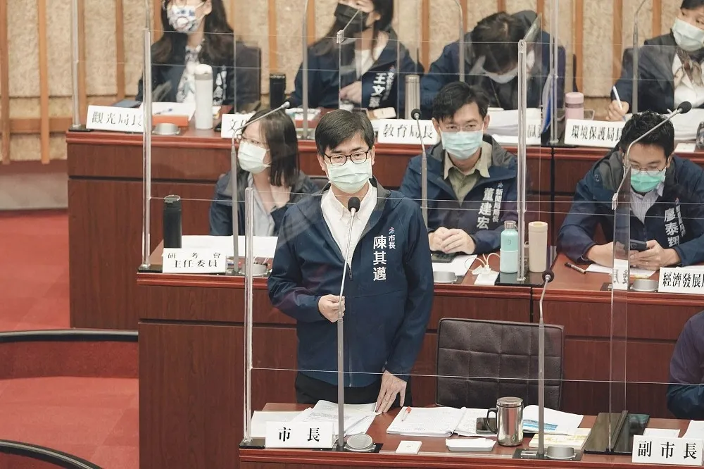 「城中城」檢討報告引爆藍綠議員對嗆　陳其邁：承擔所有責任