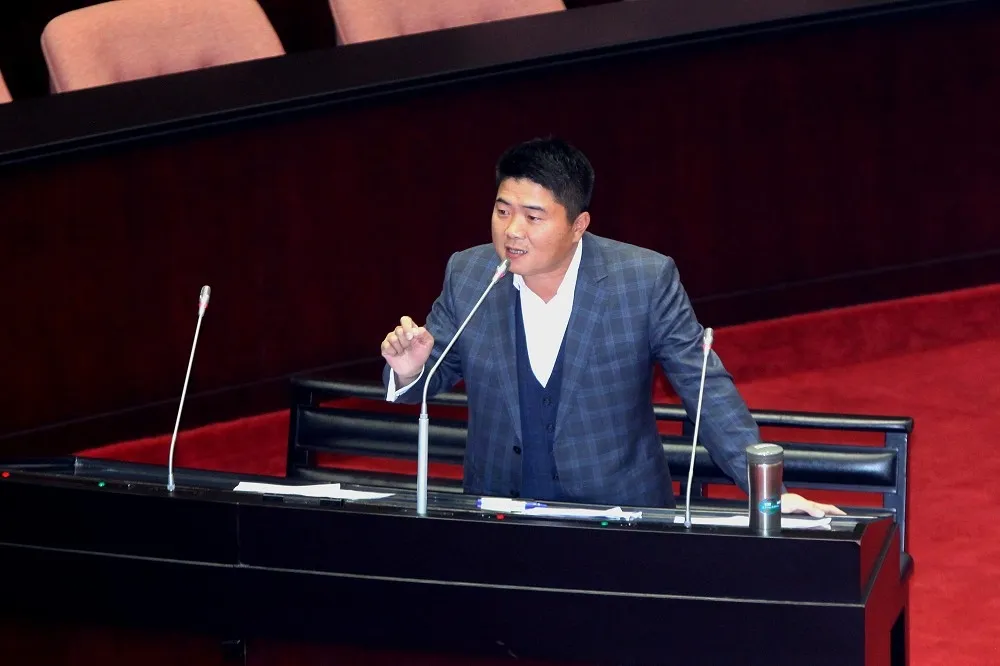 【藍中二補選卡關】「顏家天花板慘勝林靜儀地板」　教授劍指顏寬恒3誤判要多讀書