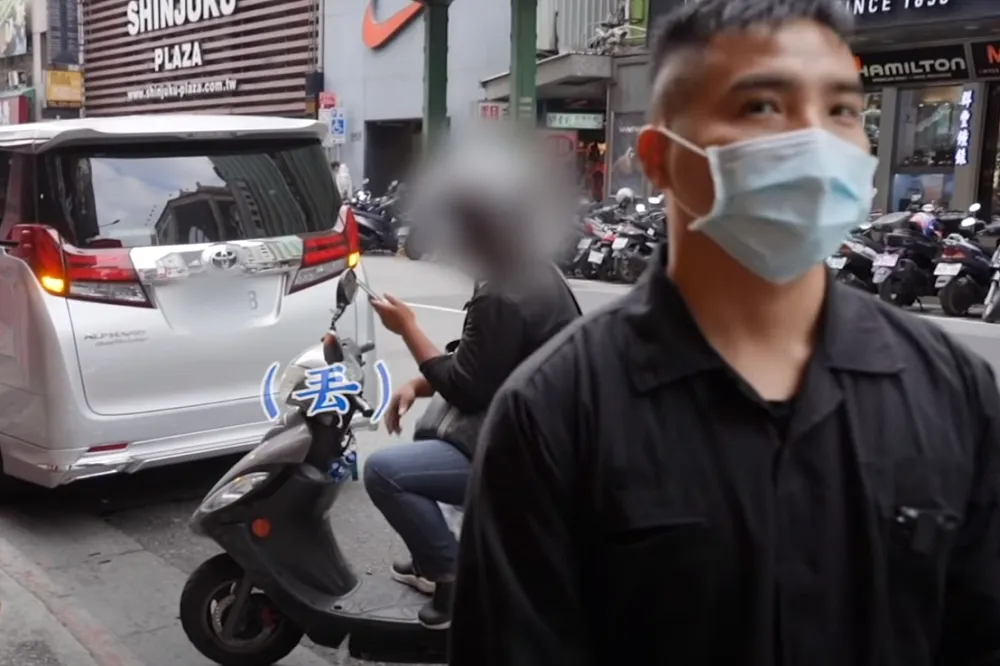 月賺50萬？谷阿莫變身檢舉魔人實測　網讚勇者：怎沒被打再撈一筆
