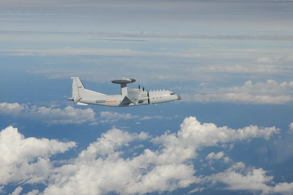 中國軍機憂鬱星期一準時來鬧　2架殲11、1架空警500擾我空域