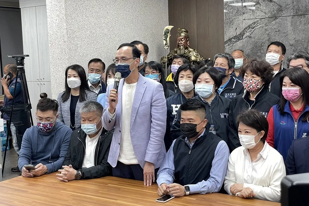 【內幕】找回海線光榮感！顏寬恒「撂落去」　主打在地溫情訴求對比綠營空降霸凌