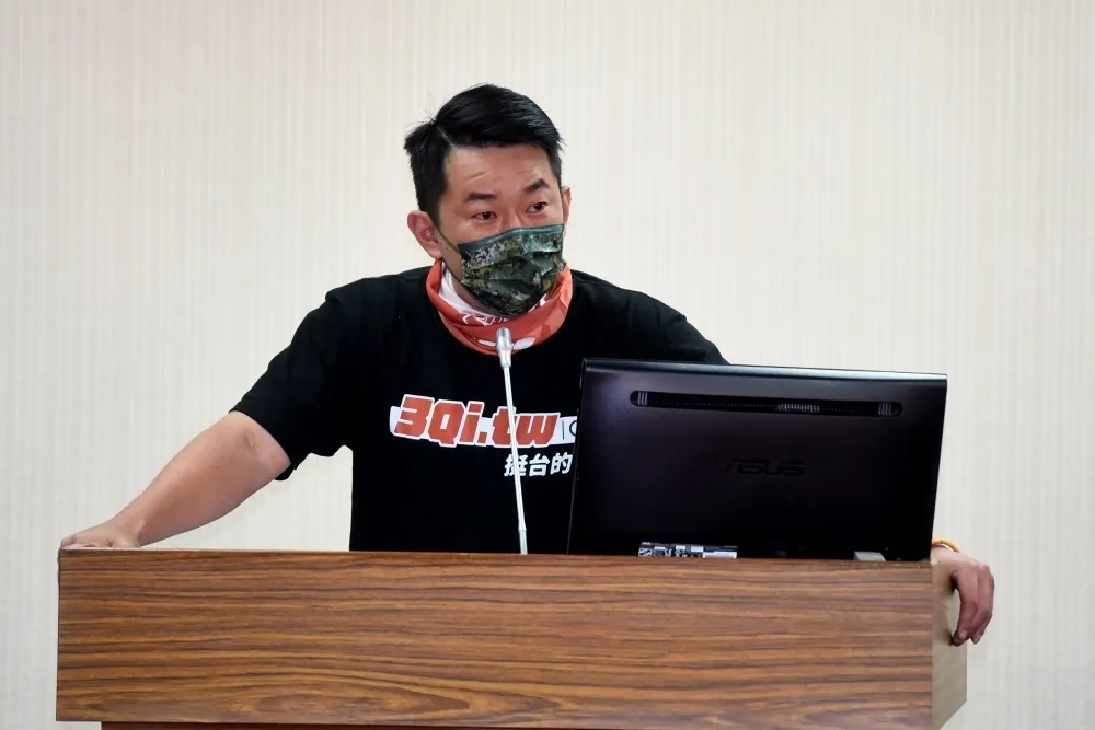 批顏寬恒參選是「鬼扮仙」　陳柏惟嗆：會盡力幫你對手拉票