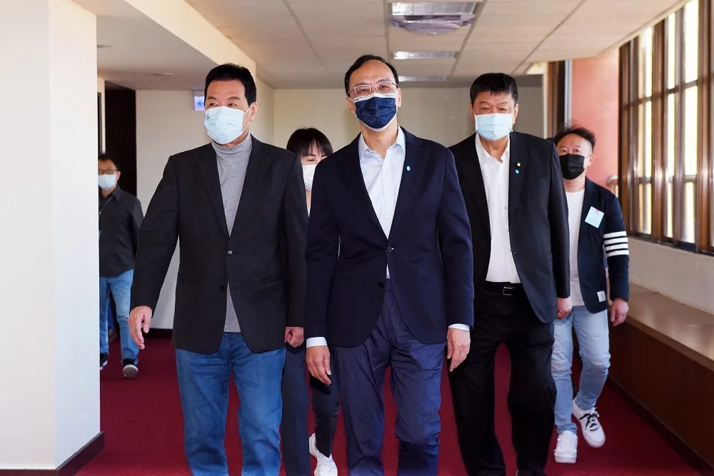 藍地方大老請辭中市主委遭綠營猛酸　朱立倫：民進黨是最厲害的雙標黨