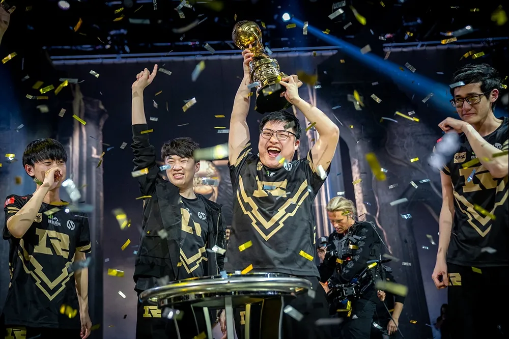 合同的神！UZI 在實況表示想重返賽場　但礙於 RNG 合約沒得打...