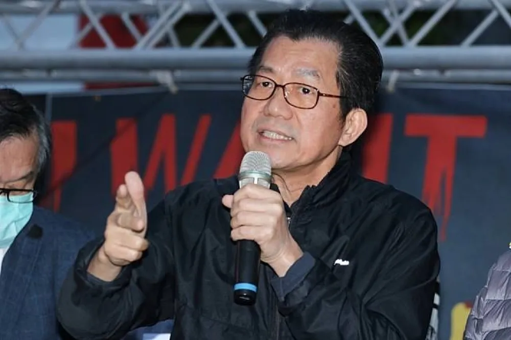 李應元直到被撐扶著也堅持要走那一小段路　