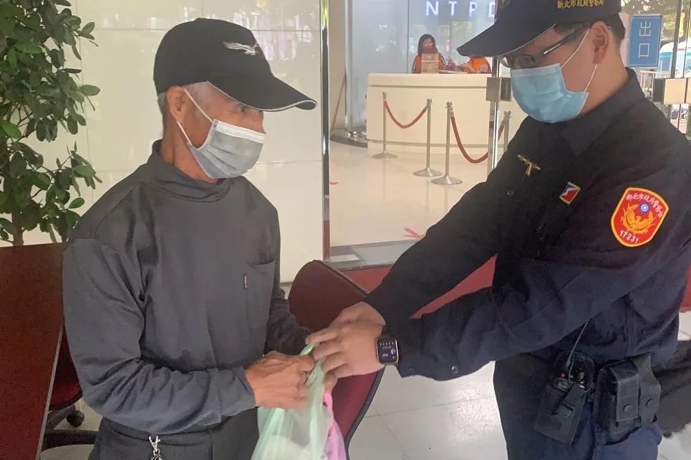 彰化老農遇詐奔波4百里　板橋保大暖警伸援阻詐