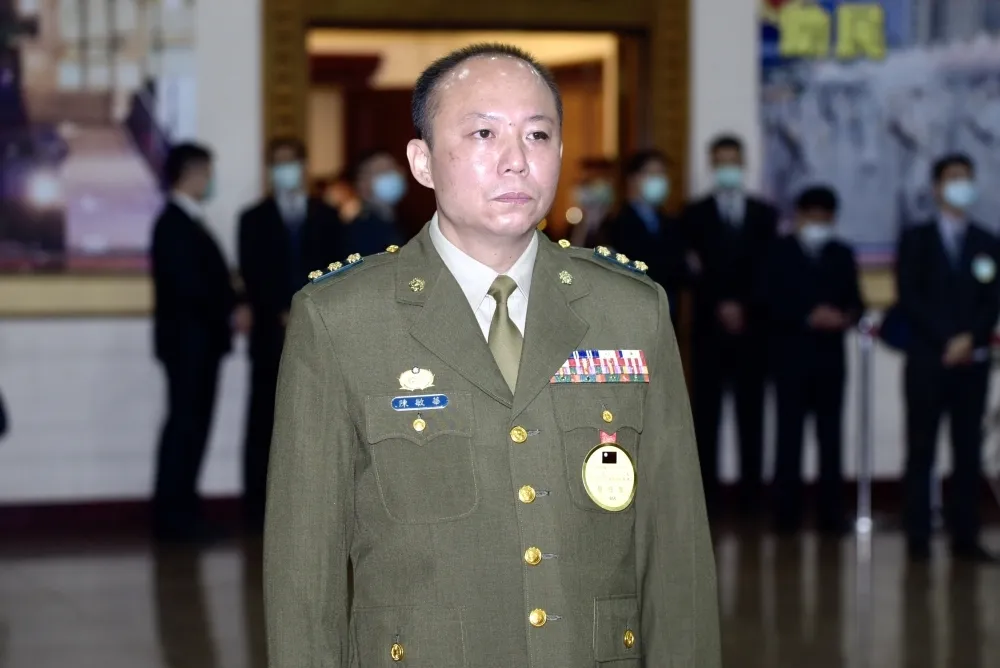 涉私菸案仍晉升遭諷「七星少將」　李大維：陳敏華已解除警衛室任務
