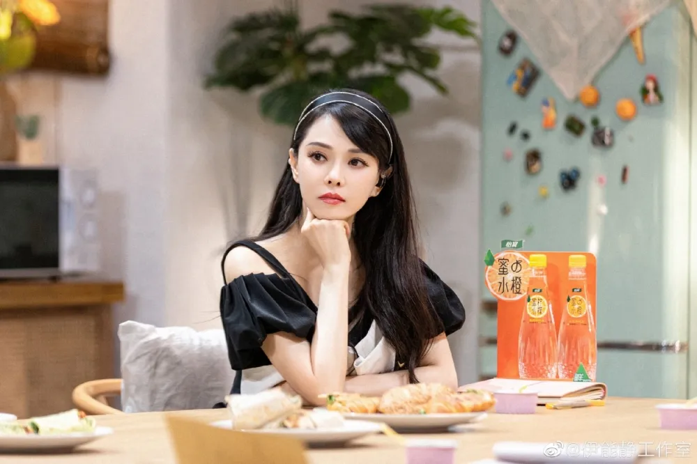 伊能靜自爆從不在秦昊面前補妝換衣上廁所　網友點評：估計也沒在老公面前放屁