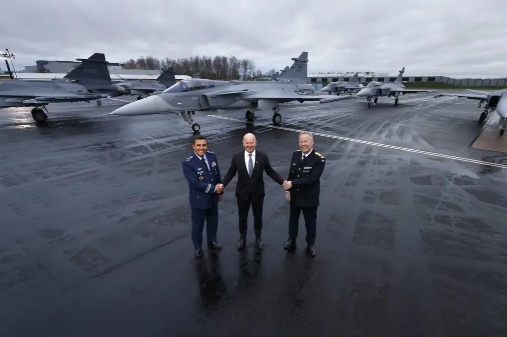 四架新戰力出廠　巴西空軍1月將迎回新版獅鷲E型戰機