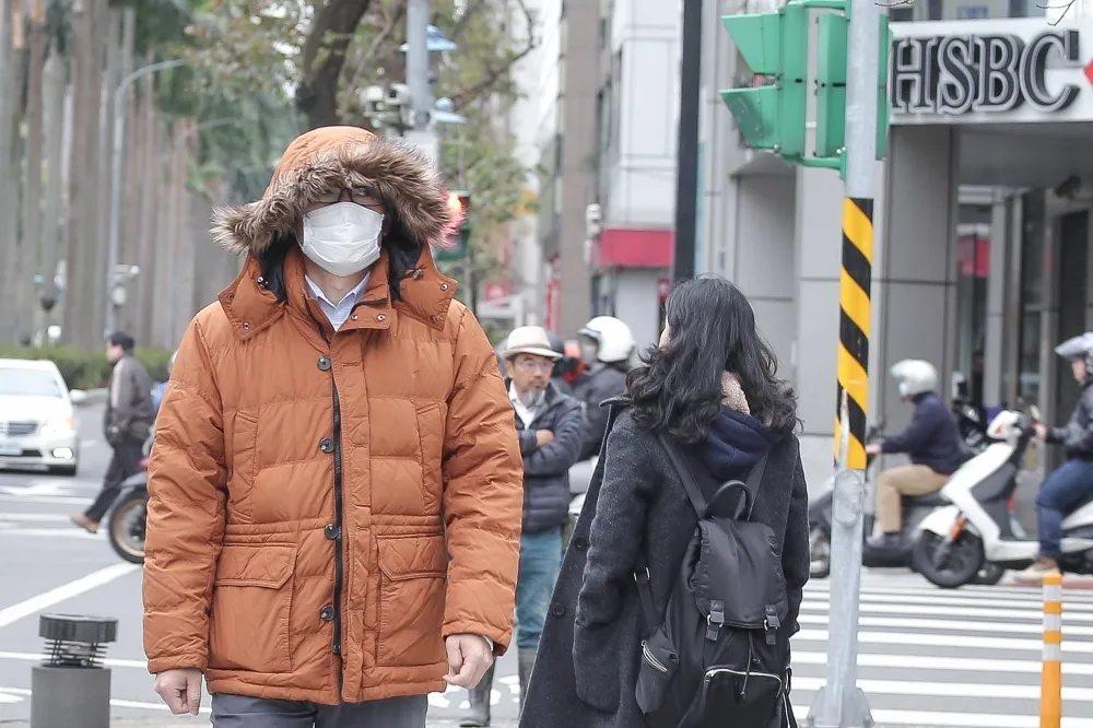 大陸冷氣團強襲！下周兩波冷空氣接力報到　北台氣溫恐下探10度