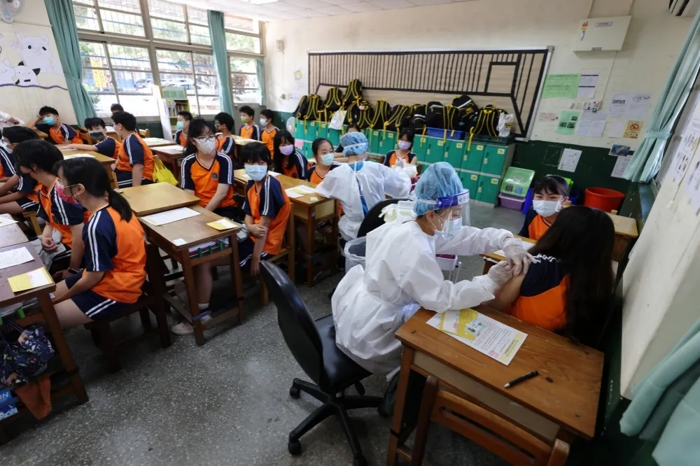 專家籲12月須決定青少年打疫苗時程　陳時中：11/28專家討論後公布