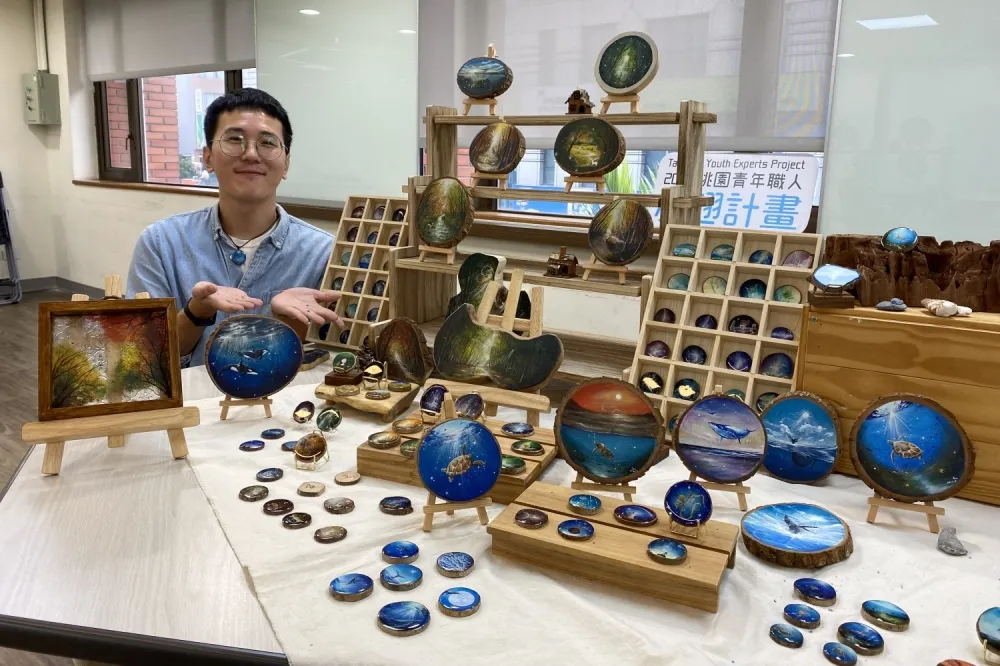 桃園青年職人李韋翰棄工程師高薪　轉行當全職藝術家