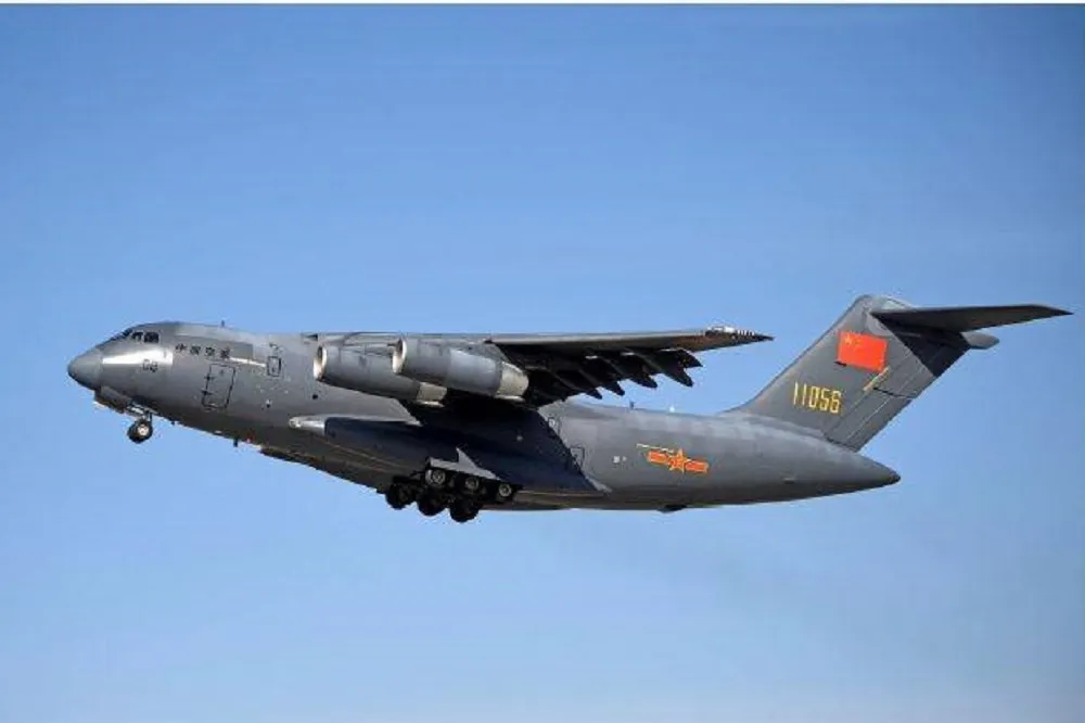 首見運油20空中加油！解放軍派27架打擊機群跨台海操演　「共軍恐已成遠征型空軍」