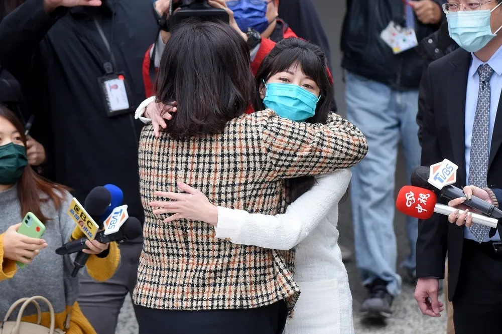 替前男友抱屈！幫她出頭衰遭網軍抹黑　高嘉瑜：他絕對沒打我