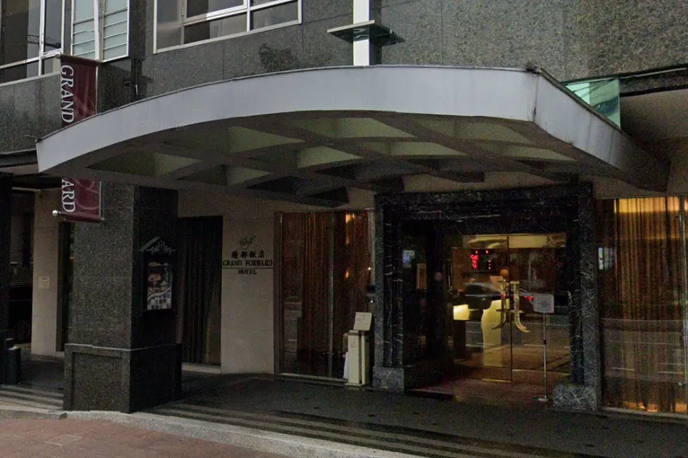 無業林秉樞月花5萬住飯店錢從哪來？　律師曝：可能「打女人還騙女人錢」