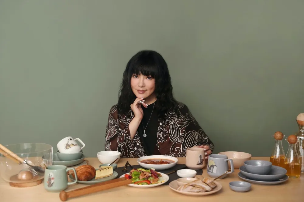 國師加持！唐綺陽 ╳ HOLA 聯名推出女神系 12 星座餐具禮盒