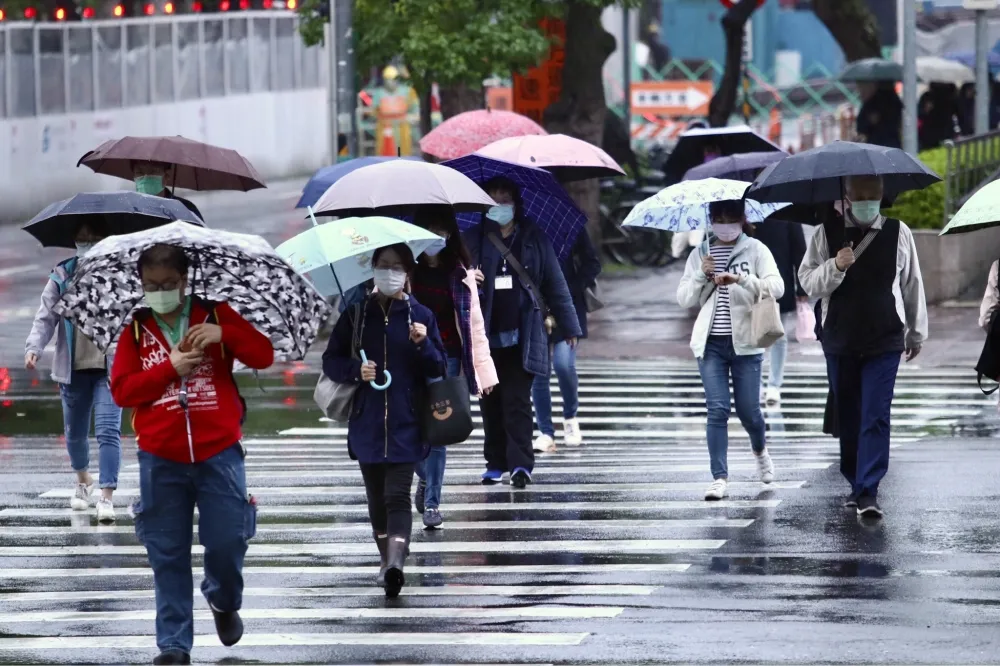 今晨最低溫10.8°C！這兩天「北雨南晴」　吳德榮曝回溫時間點