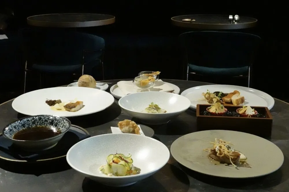 黑白切、紅油抄手化身精緻法式料理！從全新菜單窺探「裸餐酒」主廚的台灣印象