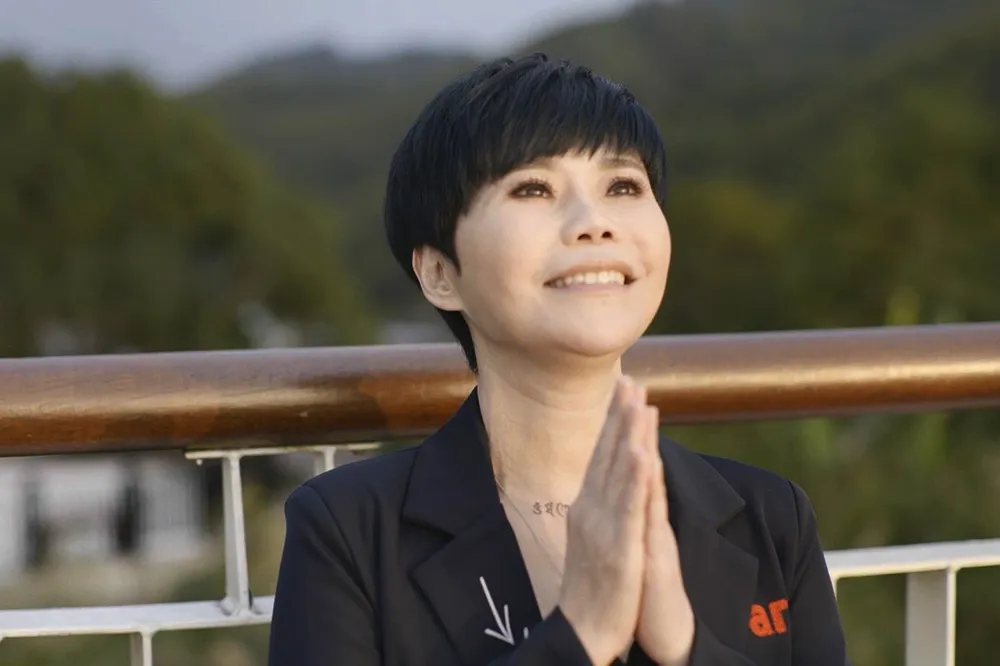 金曲歌后詹雅雯勇抗帕金森氏症　接棒韓國女神李英愛獲頒「熱愛生命獎」