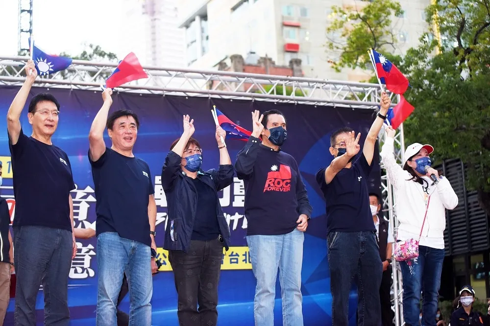 【公投黃金周】「497萬門檻」緊繃！　戰鬥藍×韓國瑜分進合擊衝刺同意票