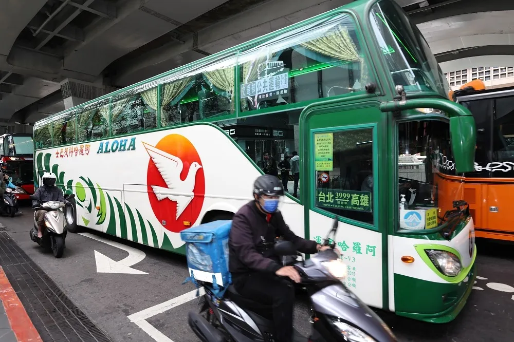 交通部出手相救！阿羅哈客運「回魂」　明起繼續營運