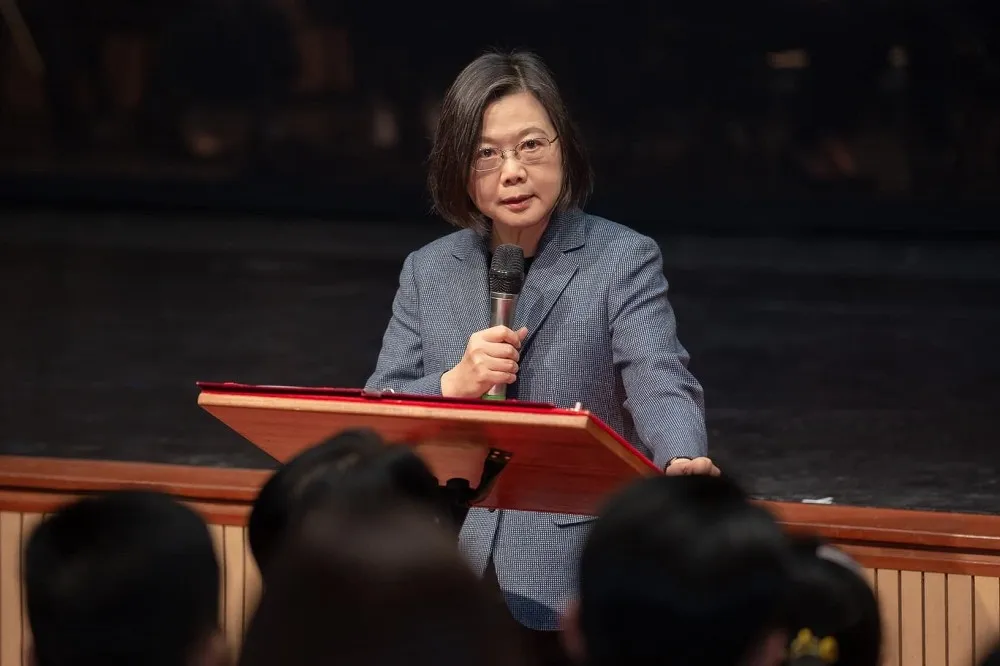 【公投最新戰情】綠估4案投票率難跨門檻　壓軸靠「辣台妹」總統打危機牌衝票