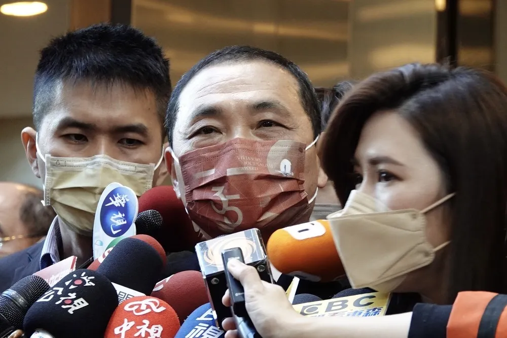 「強迫人家怪怪的」　柯文哲聲援侯友宜：民主國家有不表態自由
