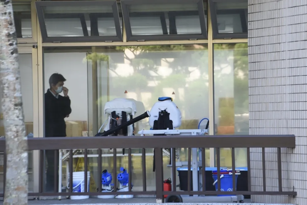 【旅館爆2人染疫】不排除改列本土個案　同樓層房客緊急移出