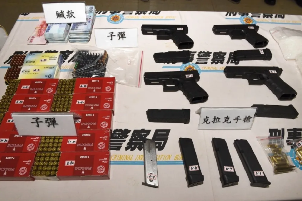 不輾他恐挨子彈！男衰捲毒品案撞死人無罪　高院：算正當防衛