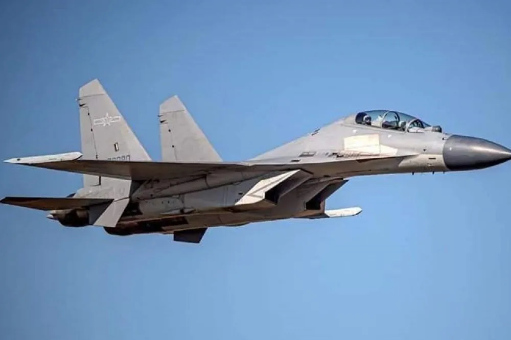 解放軍派4架次「殲16」軍機　白天從東沙島東北方侵我空域