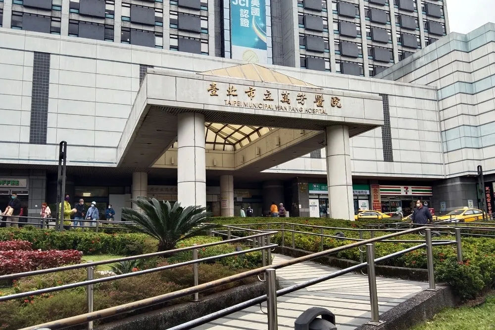 本土破功？北市30歲女就醫確診　爆「曾到東區錢櫃」疫調中