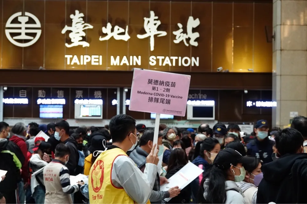 春節專案首批將出關考驗本土疫情　醫曝防堵Omicron最強3劑組合
