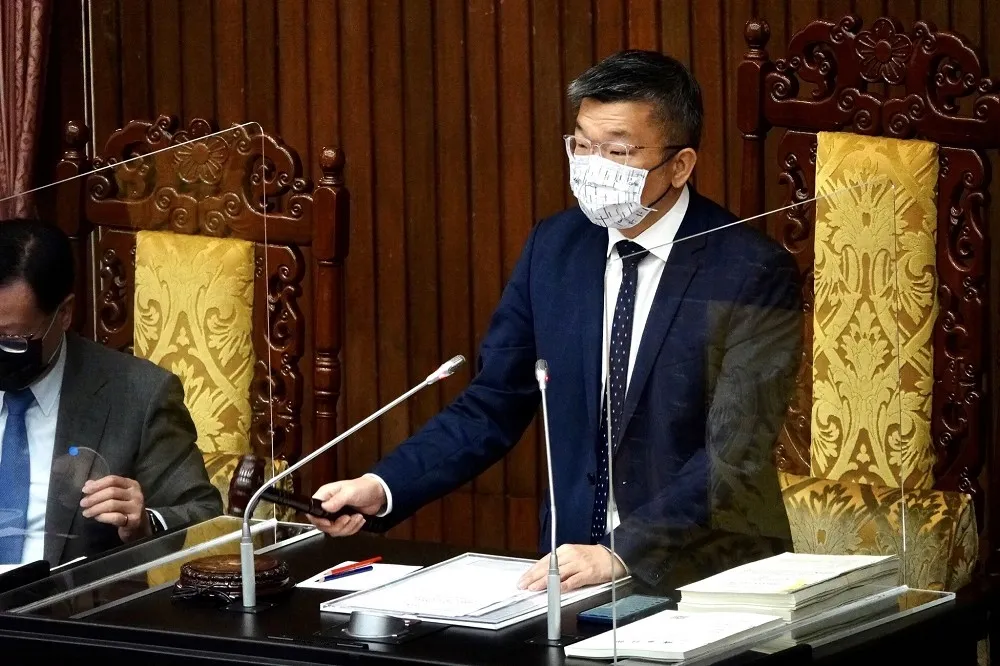 【股市繼續熱】立院三讀當沖降稅延長3年　稅率維持1.5‰